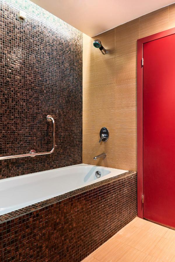 Monet Hotel Plovdiv Buitenkant foto
