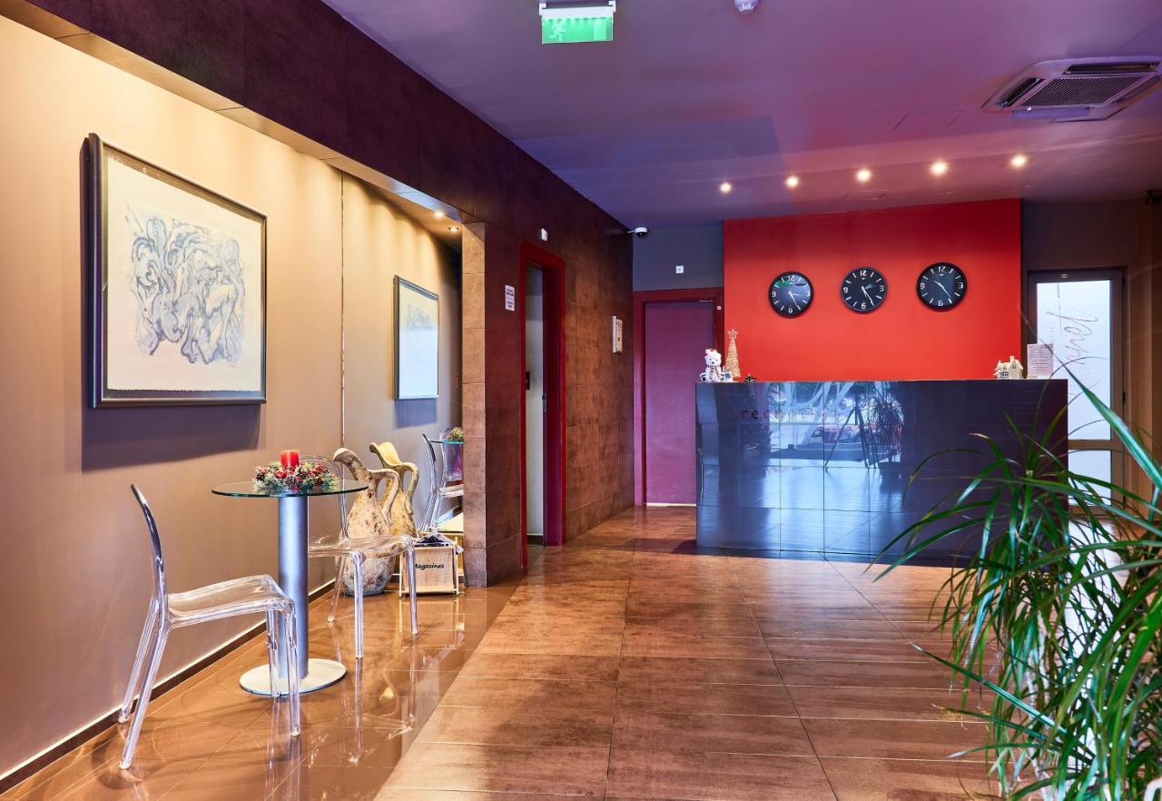 Monet Hotel Plovdiv Buitenkant foto