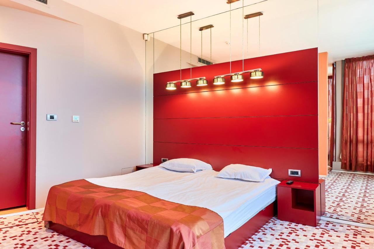 Monet Hotel Plovdiv Buitenkant foto