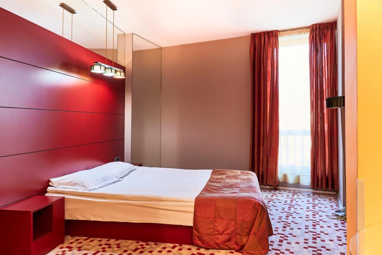 Monet Hotel Plovdiv Buitenkant foto