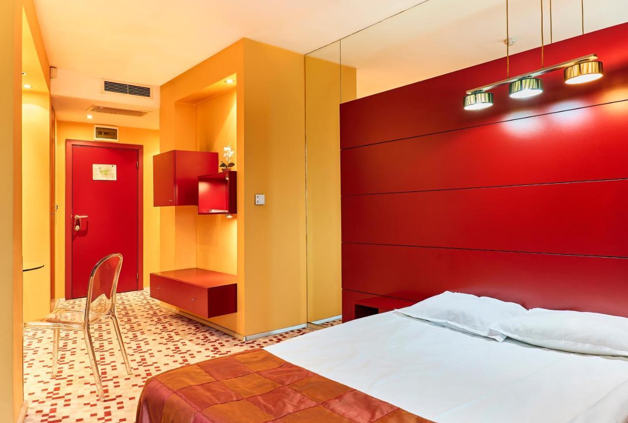 Monet Hotel Plovdiv Buitenkant foto